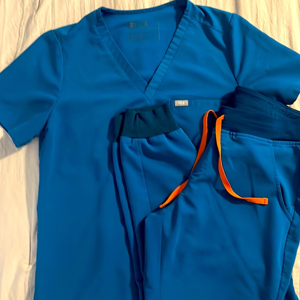 FIGS Joggers set Medium